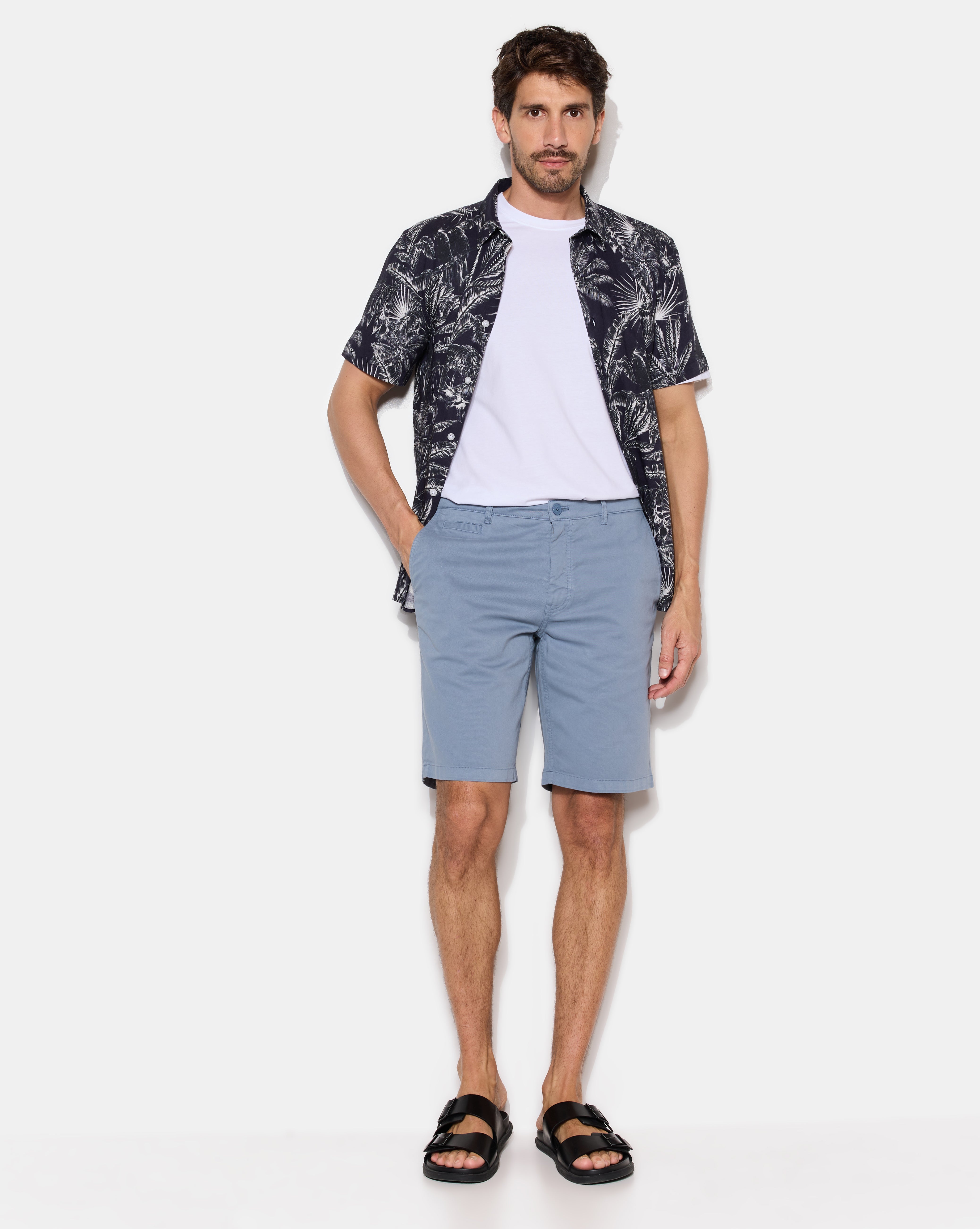 BLUE CHINO SHORTS