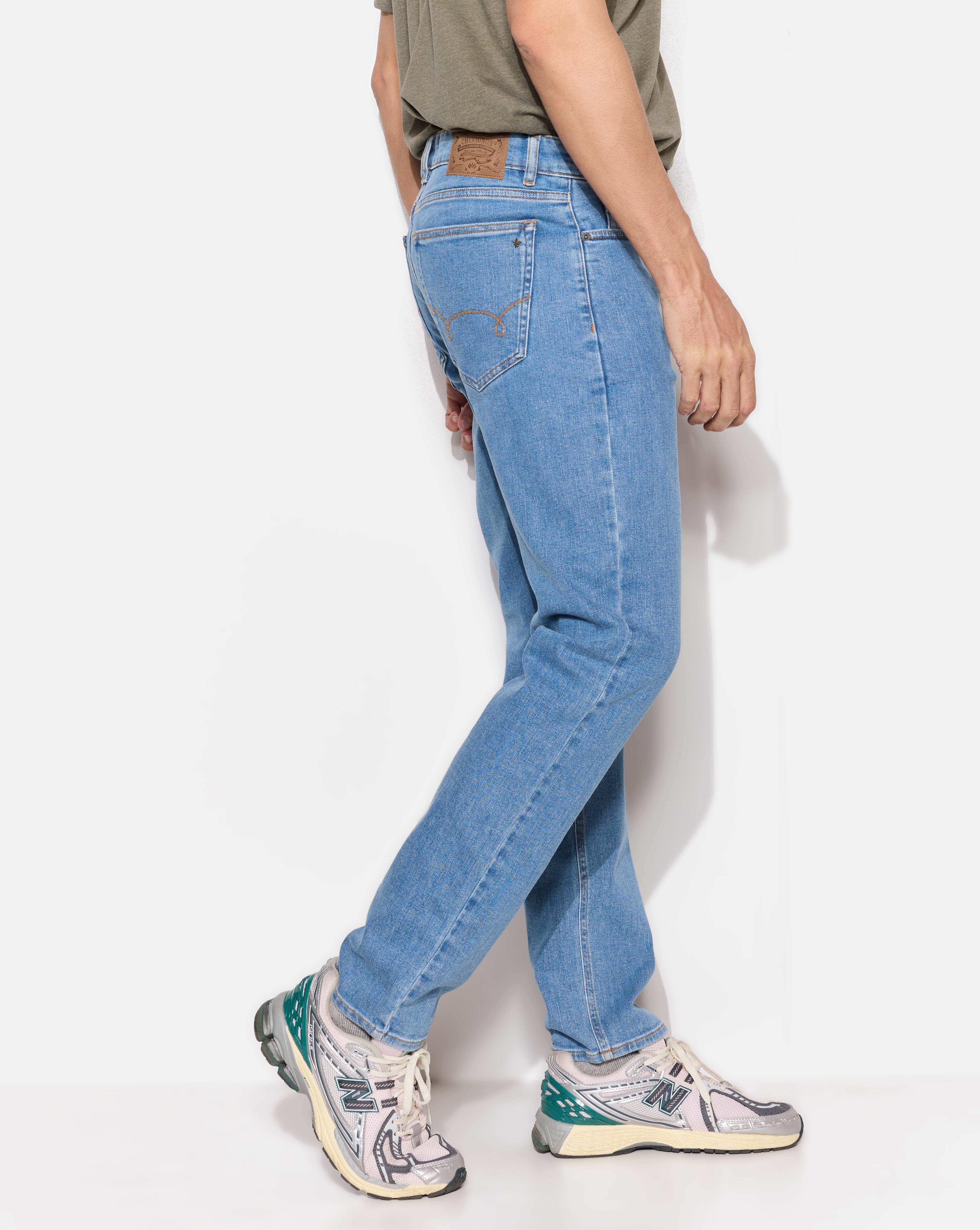 SKY BLUE TAPERED JEANS