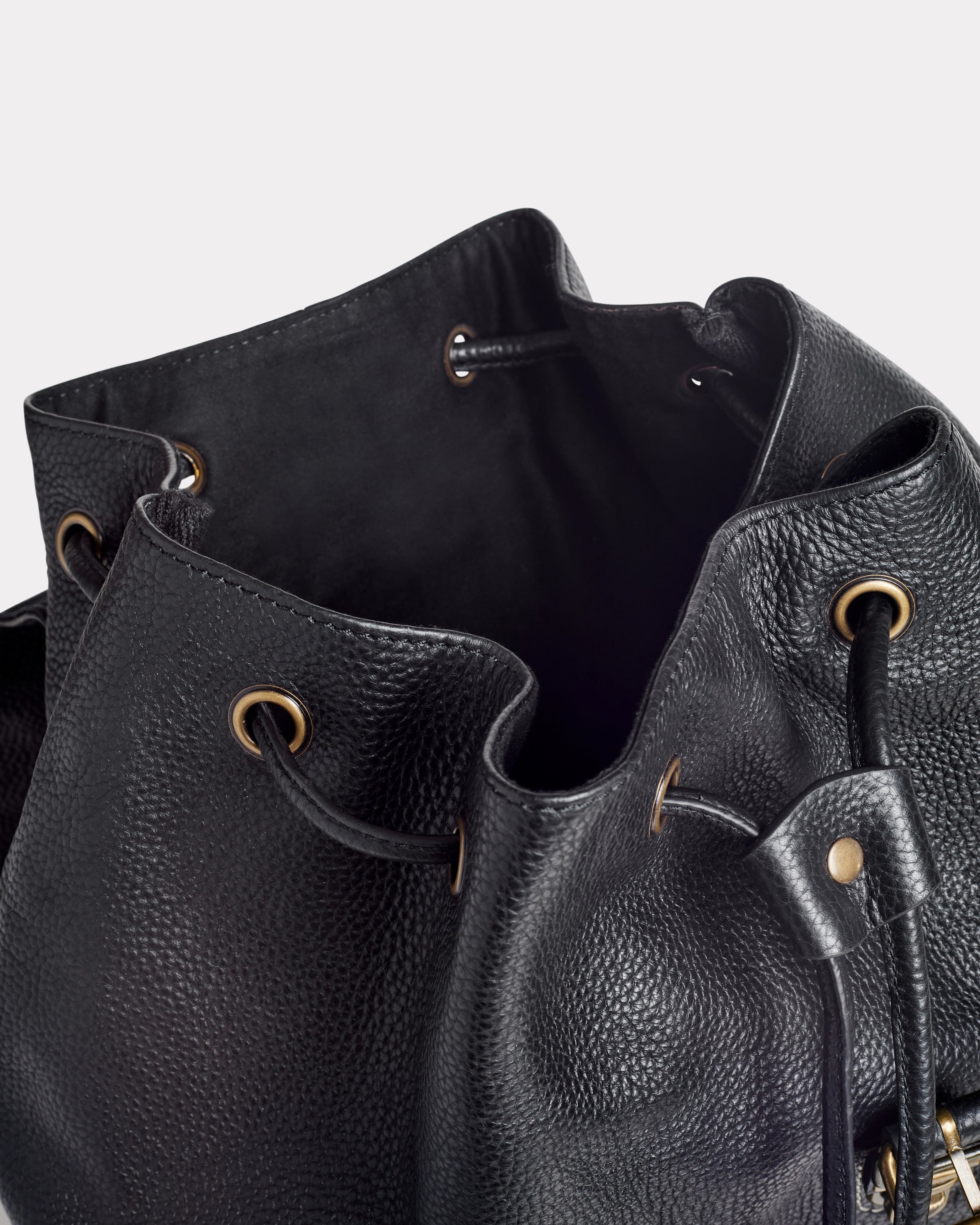 SAC LEATHER BACKPACK NOIR Chevignon